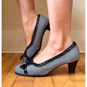 Y2K Chic Houndstooth Plaid Kitten Heel Size 6.5